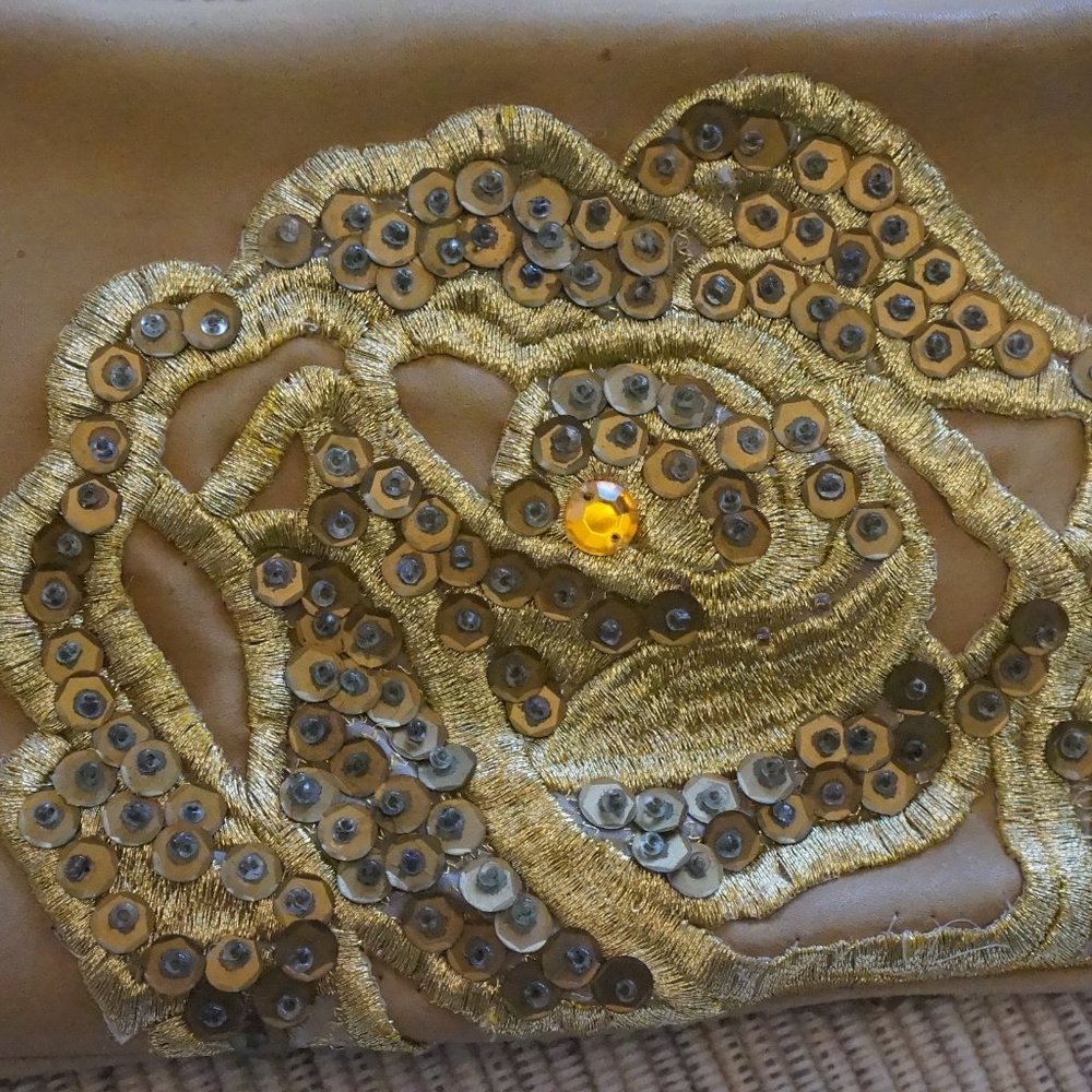 Betsy Johnson Shoulder Bag - Picture 2 of 5